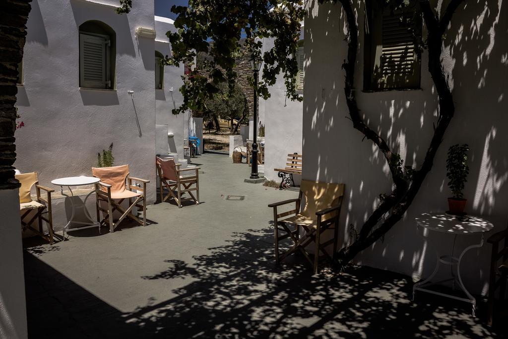 Giannakas Platis Gialos (Sifnos)