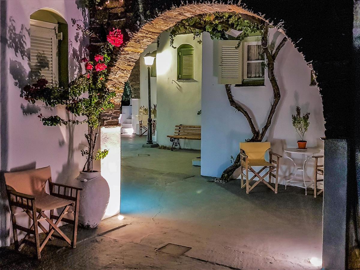 Giannakas Platis Gialos (Sifnos)